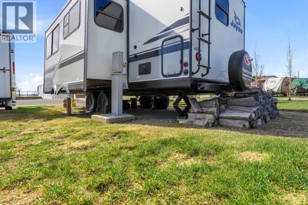 6074, 25054 South Pine Lake Road, Rural Red Deer County, AB, photo 2
