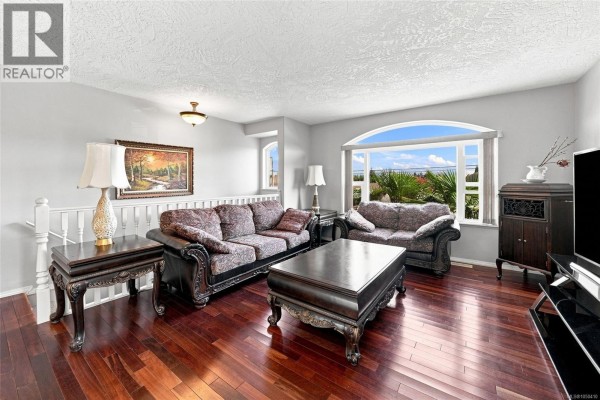 6075 Brickyard Rd, Nanaimo, BC, photo 2