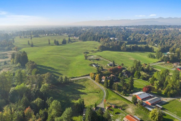 6077 Ross Road, Abbotsford, BC, photo 2