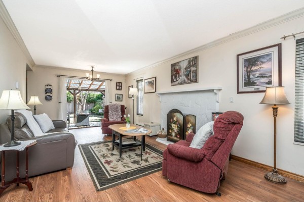 6078 194a Street, Surrey, BC V3S7L3 Photo 3