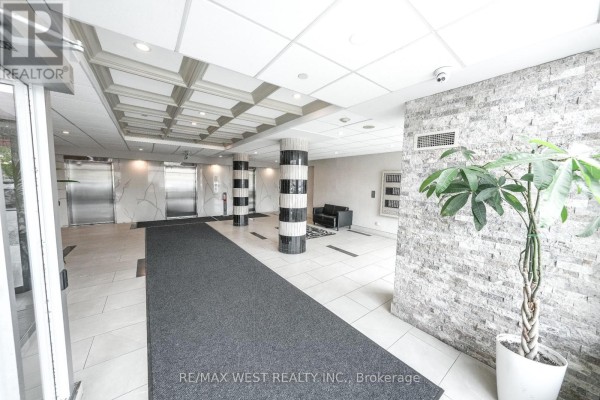 Kitchen - 608 - 1470 Midland Avenue, Toronto, ON M1P3B9 Photo 3