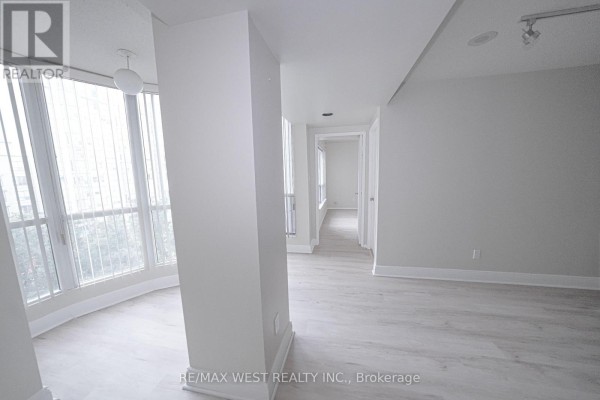 Primary Bedroom - 608 - 1470 Midland Avenue, Toronto, ON M1P3B9 Photo 4