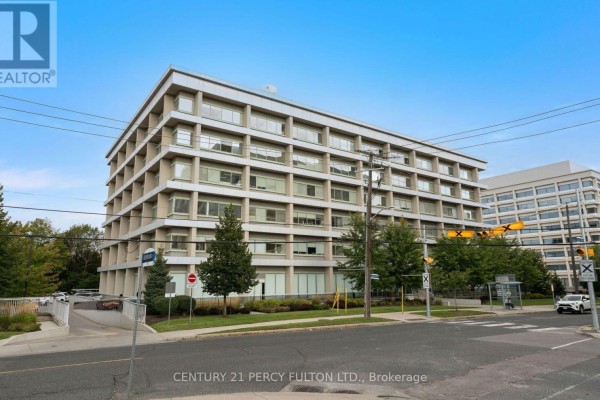 608 - 220 Duncan Mill Road, Toronto