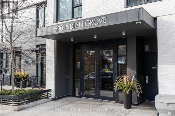608 - 530 Indian Grove, Toronto, ON M6P2J2 Photo 4