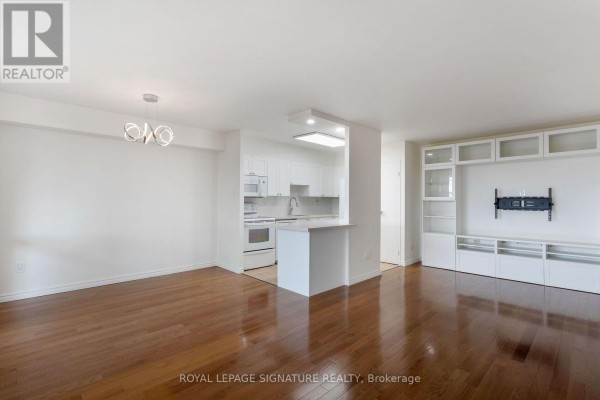608 - 80 Quebec Avenue, Toronto, ON M6P4B7 Photo 3