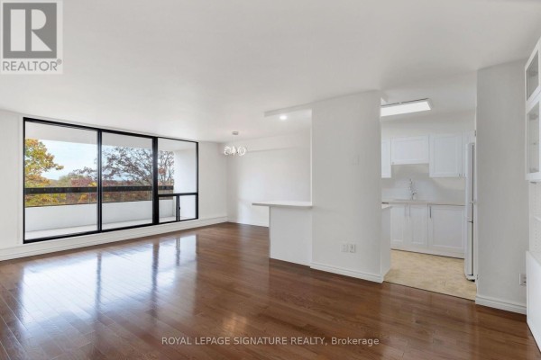 608 - 80 Quebec Avenue, Toronto, ON M6P4B7 Photo 4