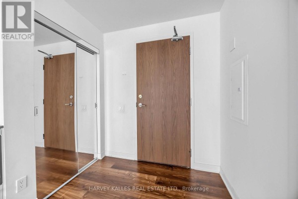 Primary Bedroom - 608 - 90 Queens Wharf Road, Toronto, ON M5V0E6 Photo 4