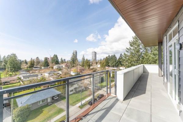 608 10488 138a Street, Surrey, BC V3T0W4 Photo 4
