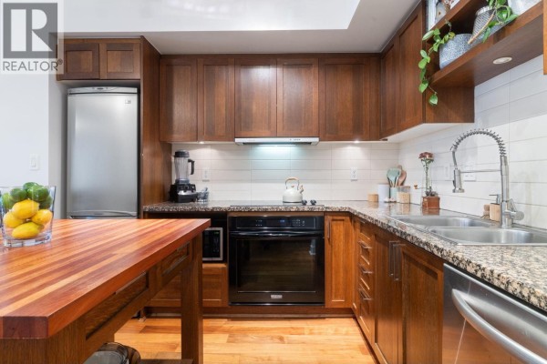 608 2228 W Broadway, Vancouver, BC V6K0B1 Photo 4