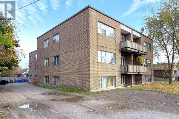 608-618 Lorne Avenue, North Bay, ON P1B6X2 Photo 5