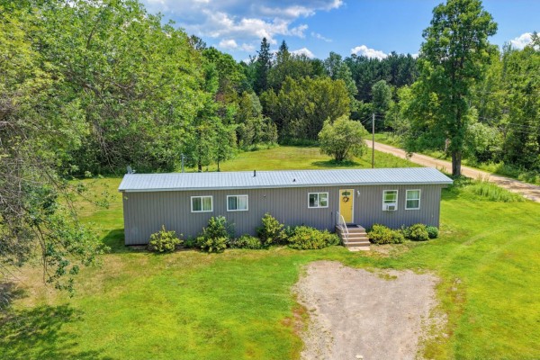 608 Ch. Cottage, L Isle Aux Allumettes, QC, photo 2