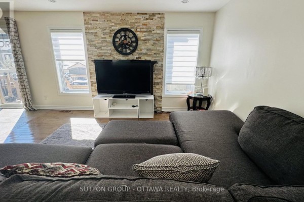 Family room - 608 Clearbrook Drive, Ottawa, ON K2J5S2 Photo 4