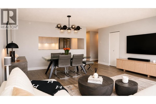 608 Marinaside Crescent, Vancouver, BC V6Z2W4 Photo 3