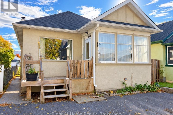 608 Marks Street S, Thunder Bay