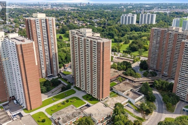 609 - 1 Massey Square, Toronto, ON, photo 2