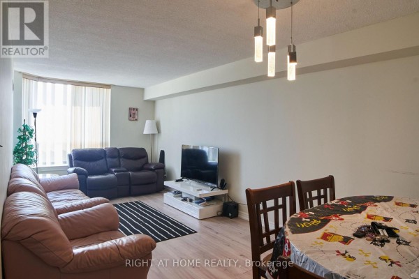 609 - 1700 Eglinton Avenue E, Toronto, ON, photo 2