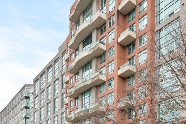 609 - 200 Manitoba Street, Toronto