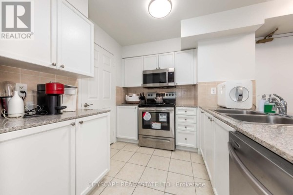 Kitchen - 609 - 5940 Yonge Street, Toronto, ON M2M4M6 Photo 3