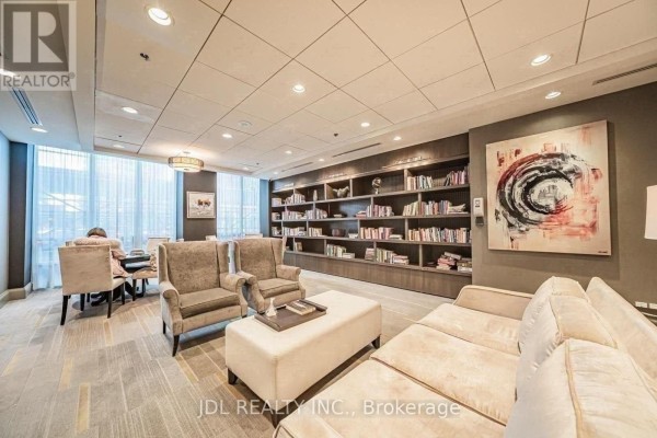 609 - 825 Church Street, Toronto, ON M4W3Z4 Photo 3