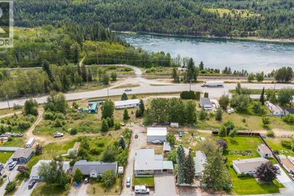 Den - 609 201st Avenue, Castlegar, BC V1N3R1 Photo 3