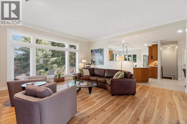 Entrance - 609 Meadow Dr, Qualicum Beach, BC V9K2T2 Photo 5