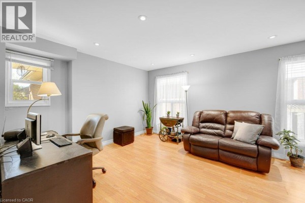 3pc Bathroom - 609 Roseheath Drive, Milton, ON L9T4X2 Photo 5