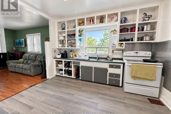 Office - 609 Van Norman Street, Thunder Bay, ON P7A4G3 Photo 5