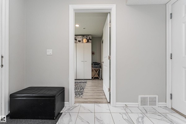 Den - #61 215 Saddleback Rd Nw, Edmonton, AB T6J5T6 Photo 4