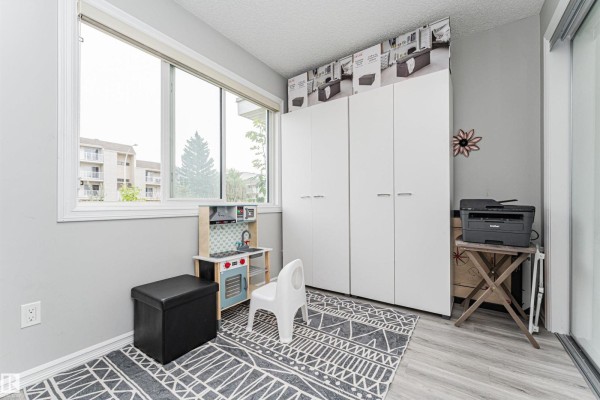 Primary Bedroom - #61 215 Saddleback Rd Nw, Edmonton, AB T6J5T6 Photo 5
