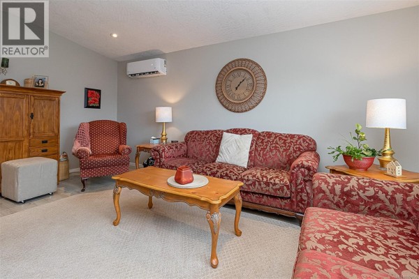 Primary Bedroom - 61 7586 Tetayut Rd, Central Saanich, BC V8M0B4 Photo 5