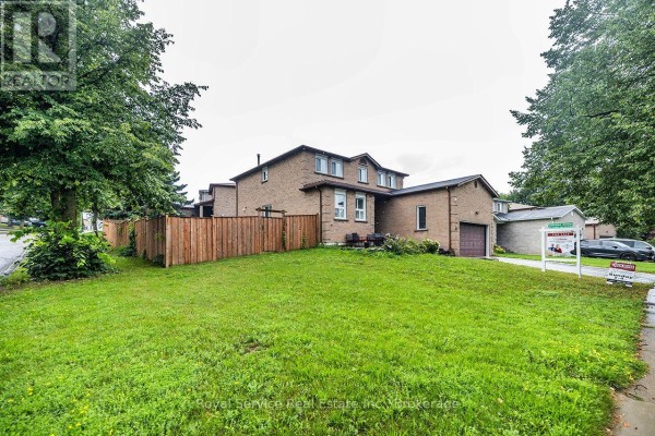 Living room - 61 Adams Drive, Ajax, ON L1S5V2 Photo 2