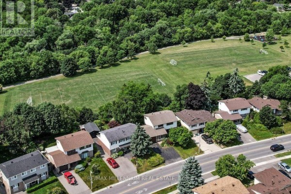 61 Centre Street S, Brampton, ON L6W2X7 Photo 3