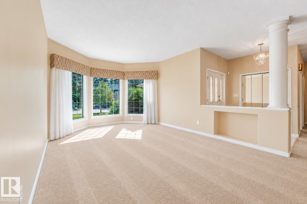 Family room - 61 Estate Cr, St  Albert, AB T8N5X2 Photo 4