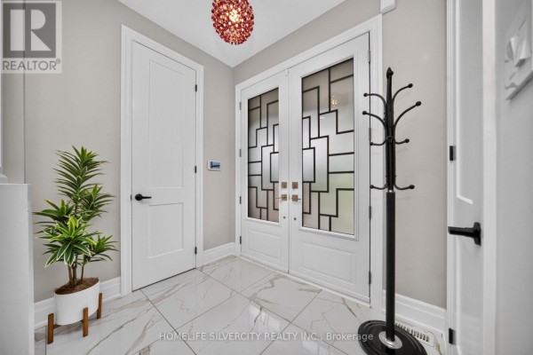 61 Fieldview Drive, Brampton, ON L6P2Y2 Photo 5