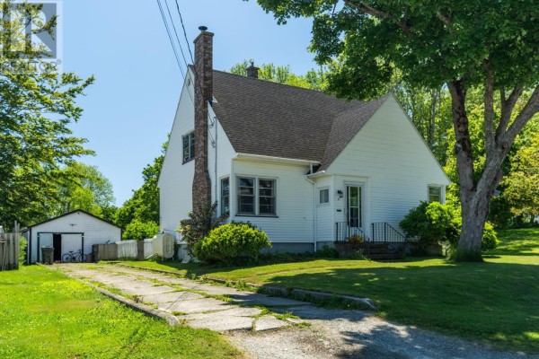 61 Forest Street, Yarmouth, NS, photo 2