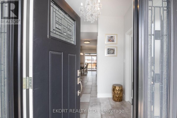 Foyer - 61 Hampton Ridge Drive, Belleville, ON K8N0E6 Photo 4