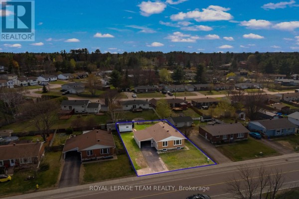 61 Herman Street, Petawawa, ON K8H3B2 Photo 2