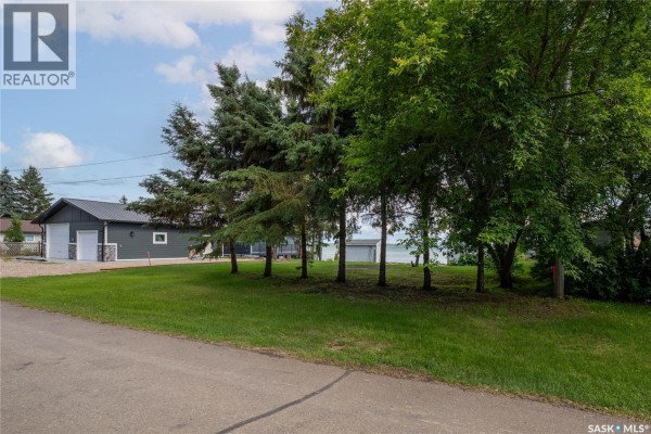 61 Lake Avenue, Jackfish Lake, SK S0M0G8 Photo 4