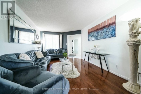 61 Lawnhurst Drive, Hamilton, ON, photo 2
