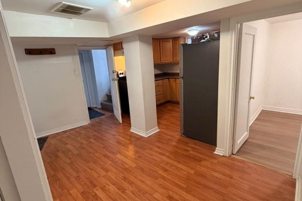 61 Longford Drive, Newmarket, ON L3Y2Y6 Photo 2