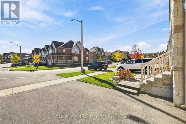 Living room - 61 Lyle Drive, Clarington, ON L1C0V8 Photo 3