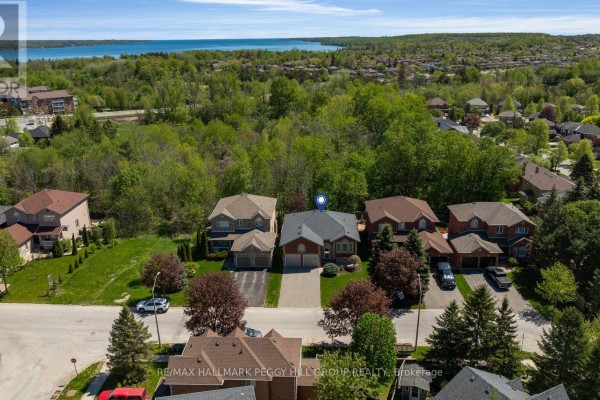 61 Maclaren Avenue, Barrie, ON, photo 2