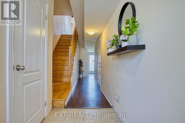 Eating area - 61 Mayland Trail, Hamilton, ON L8J0G4 Photo 4