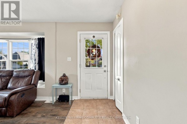 Primary Bedroom - 61 Prospect Point Road N, Fort Erie, ON L0S1N0 Photo 5