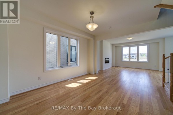 61 Rosanne Circle, Wasaga Beach, ON L9Z0M8 Photo 4