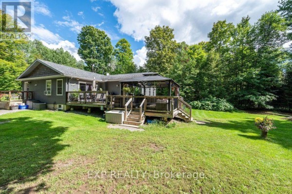 Mud room - 61 Rosebrugh Road, Greater Madawaska, ON K7V3Z9 Photo 5