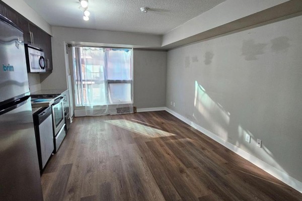 610 - 1 Scott Street, Toronto, ON M5E1A1 Photo 4