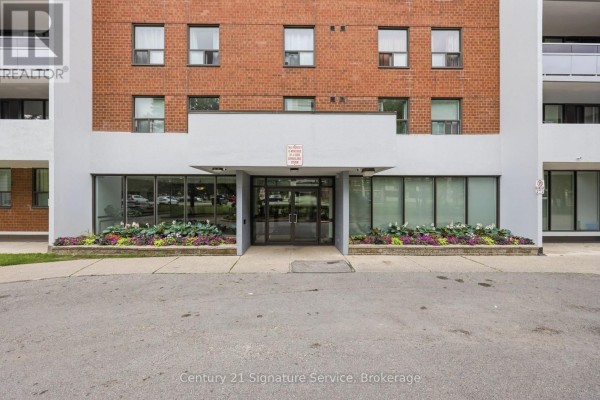 Primary Bedroom - 610 - 1250 Bridletowne Circle, Toronto, ON M1W2V1 Photo 4