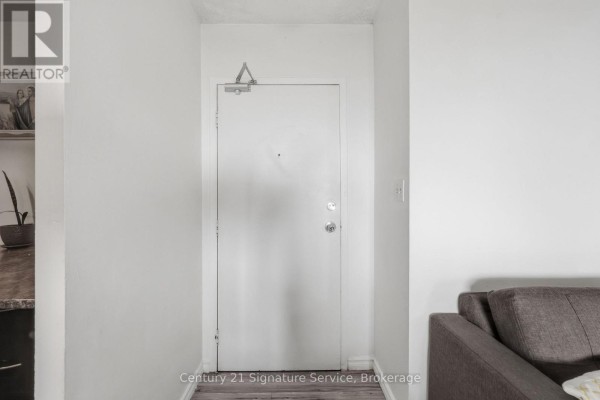 Bedroom 2 - 610 - 1250 Bridletowne Circle, Toronto, ON M1W2V1 Photo 5