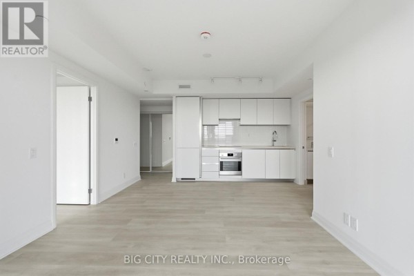 Primary Bedroom - 610 - 25 Frederick Todd Way, Toronto, ON M4G0C9 Photo 4